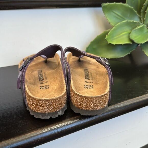 BIRKENSTOCK Women's Gizeh Birko-Flor patent purple leather Sandals 39 like new - Picture 3 of 9